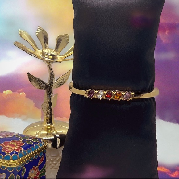 Unmarked Beauty Jewelry - Hinged Oval Bangle w/Faceted Faux Colored Glass Stones